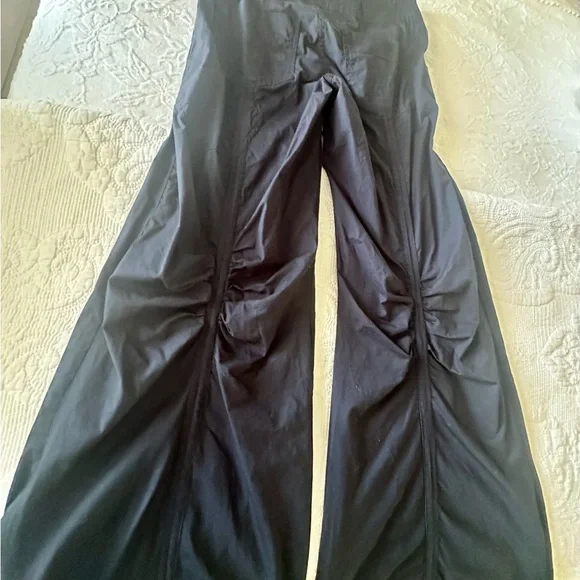 XCVI Navy Blue gathered and flared Pants - Picture 2 of 12